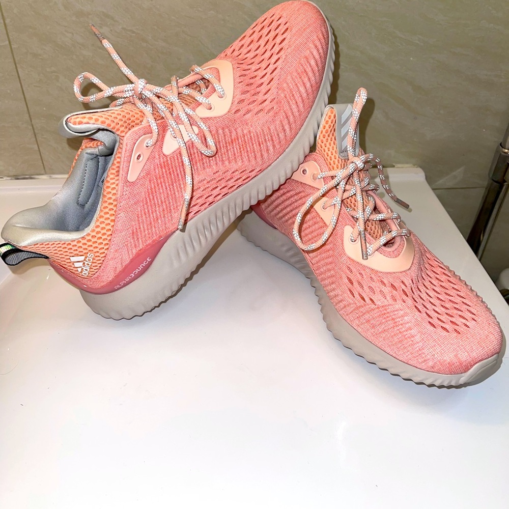 Adidas | AlphaBounce